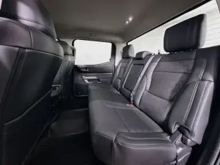 Toyota Tundra 2024 4x4 SR5 4 puertas CrewMax Cab Pickup SB