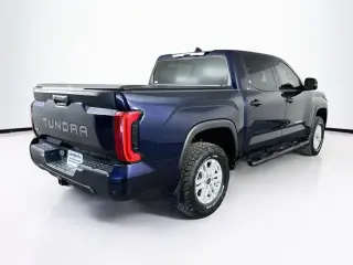 Toyota Tundra 2024 4x4 SR5 4 puertas CrewMax Cab Pickup SB