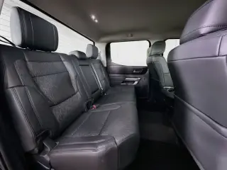 Toyota Tundra 2024 4x4 SR5 4 puertas CrewMax Cab Pickup SB