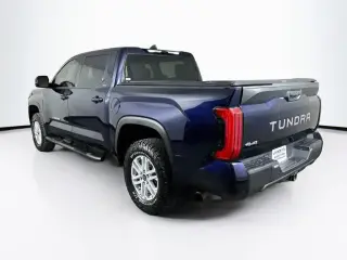 Toyota Tundra 2024 4x4 SR5 4 puertas CrewMax Cab Pickup SB