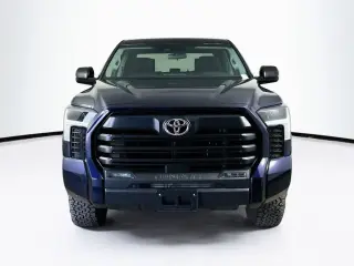 Toyota Tundra 2024 4x4 SR5 4 puertas CrewMax Cab Pickup SB