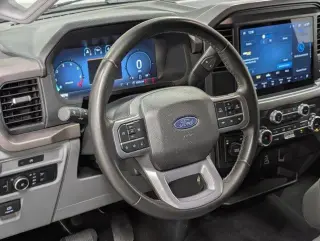 Ford F-150 2025 4x4 XLT 4 puertas SuperCrew 5.5 pies SB