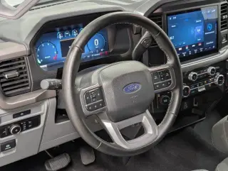 Ford F-150 2025 4x4 XLT 4 puertas SuperCrew 5.5 pies. SB