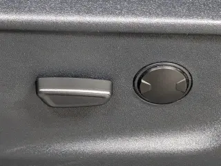 Ford F-150 2025 4x4 XLT 4 puertas SuperCrew 5.5 pies. SB