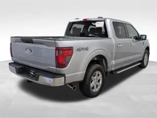 Ford F-150 2025 4x4 XLT 4 puertas SuperCrew 5.5 pies. SB