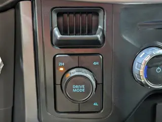 Ford F-150 2025 4x4 XLT 4 puertas SuperCrew 5.5 pies. SB