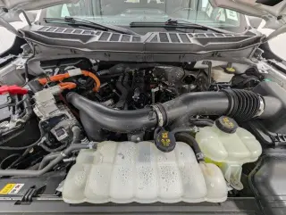 Ford F-150 2024 4x4 XLT 4 puertas SuperCrew 6.5 pies. SB