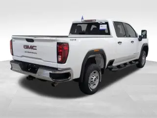 GMC Sierra 2500HD 2024 4x4 Pro 4 puertas Cabina de tripulación SB