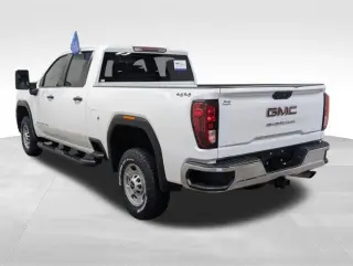 GMC Sierra 2500HD 2024 4x4 Pro 4 puertas Cabina de tripulación SB