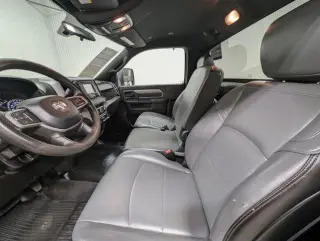 Ram 3500 2024 4x4 Tradesman 2 puertas Cabina Regular 8 pies LB DRW Pickup