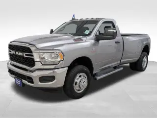 Ram 3500 2024 4x4 Tradesman 2 puertas Cabina Regular 8 pies LB DRW Pickup