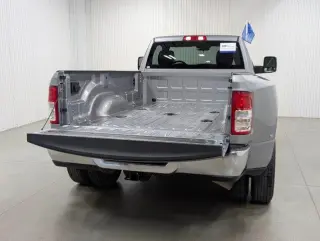 Ram 3500 2024 4x4 Tradesman 2 puertas Cabina Regular 8 pies LB DRW Pickup