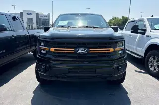Ford F-150 2025 4x4 XLT 4 puertas SuperCrew 5.5 pies. SB