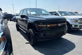 Ford F-150 2025 4x4 XLT 4 puertas SuperCrew 5.5 pies. SB