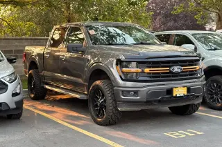 Ford F-150 2025 4x4 XLT 4 puertas SuperCrew 6.5 pies SB