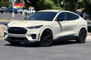 Ford Mustang Mach-E 2025 AWD GT 4 puertas SUV