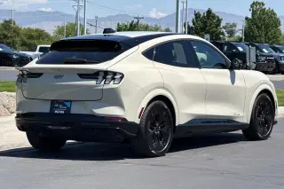 Ford Mustang Mach-E 2025 AWD GT 4 puertas SUV