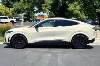 Ford Mustang Mach-E 2025 AWD GT 4 puertas SUV