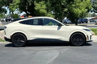 Ford Mustang Mach-E 2025 AWD GT 4 puertas SUV