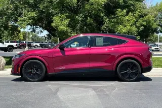 Ford Mustang Mach-E 2025 AWD GT 4 puertas SUV