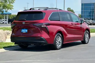 Toyota Sienna 2025 AWD LE 8 Pasajeros 4 Puertas Minivan