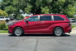 Toyota Sienna 2025 AWD LE 8 Pasajeros 4 Puertas Minivan