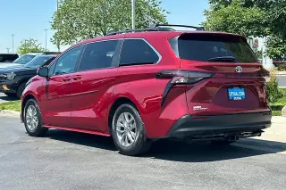 Toyota Sienna 2025 AWD LE 8 Pasajeros 4 Puertas Minivan