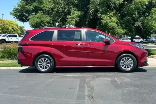 Toyota Sienna 2025 AWD LE 8 Pasajeros 4 Puertas Minivan