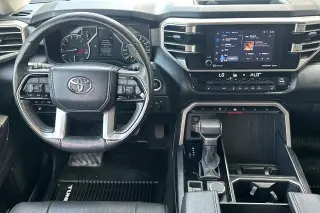 Toyota Tundra 2023 4x4 SR5 4 puertas CrewMax Cab Pickup SB