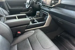 Toyota Tundra 2023 4x4 SR5 4 puertas CrewMax Cab Pickup SB