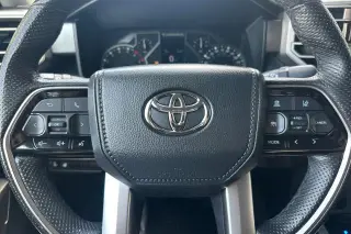 Toyota Tundra 2023 4x4 SR5 4 puertas CrewMax Cab Pickup SB