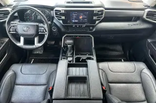 Toyota Tundra 2023 4x4 SR5 4 puertas CrewMax Cab Pickup SB