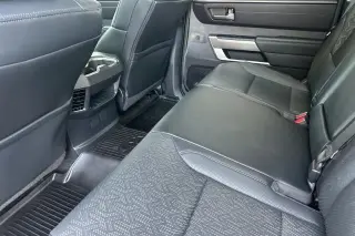 Toyota Tundra 2023 4x4 SR5 4 puertas CrewMax Cab Pickup SB