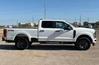 Ford F-250 Super Duty 2024 4x4 XL 4 puertas Cabina Crew 8 pies LB Pickup