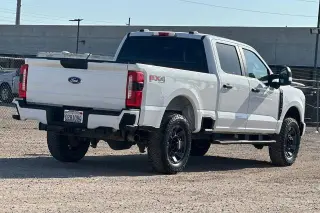 Ford F-250 Super Duty 2024 4x4 XL 4 puertas Cabina Crew 8 pies LB Pickup