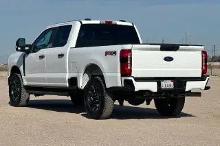 Ford F-250 Super Duty 2024 4x4 XL 4 puertas Cabina Crew 8 pies LB Pickup