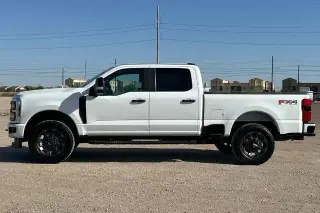 Ford F-250 Super Duty 2024 4x4 XL 4 puertas Cabina Crew 8 pies LB Pickup