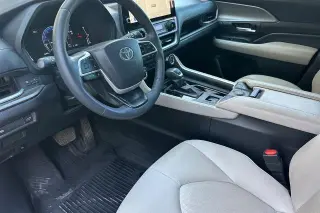 Toyota Grand Highlander 2024 XLE 4 puertas SUV