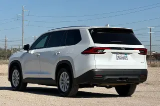Toyota Grand Highlander 2024 XLE 4 puertas SUV