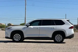 Toyota Grand Highlander 2024 XLE 4 puertas SUV