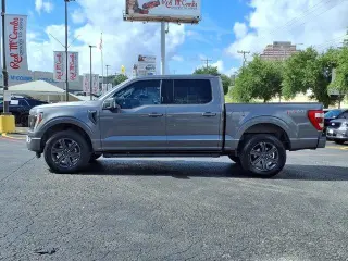 Ford F-150 2023 4x4 Lariat 4 puertas SuperCrew 6.5 pies. SB