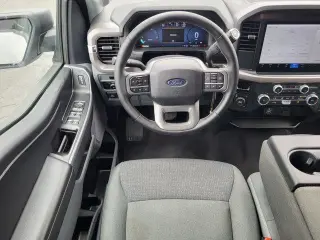 Ford F-150 2025 4x4 XLT 4 puertas SuperCrew 6.5 pies. SB