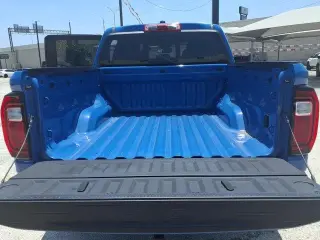 GMC Canyon 2025 4x2 Elevation Cabina Crew de 4 puertas 5 pies. SB