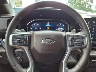 Chevrolet Silverado 1500 2024 4x4 RST 4 puertas Cabina Crew 6.6 pies. SB
