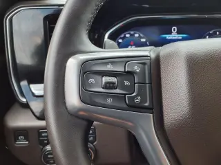 Chevrolet Silverado 1500 2024 4x4 RST 4 puertas Cabina Crew 6.6 pies. SB