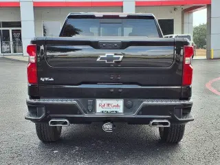 Chevrolet Silverado 1500 2024 4x4 RST 4 puertas Cabina Crew 6.6 pies. SB