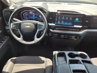 Chevrolet Silverado 1500 2025 4x2 LT 4 puertas Cabina Crew 5.8 pies. SB