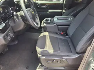 Chevrolet Silverado 1500 2025 4x2 LT 4 puertas Cabina Crew 5.8 pies. SB