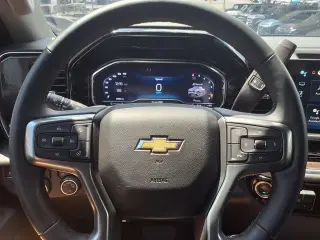 Chevrolet Silverado 1500 2025 4x2 LT 4 puertas Cabina Crew 5.8 pies. SB