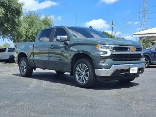 Chevrolet Silverado 1500 2025 4x2 LT 4 puertas Cabina Crew 5.8 pies. SB